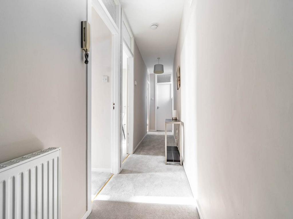Apartment in Edinburgh - More
