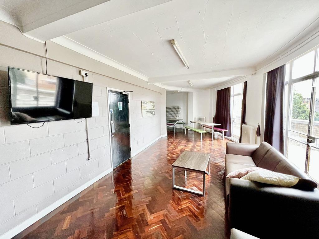 House in Manchester, Whalley Range - View 2