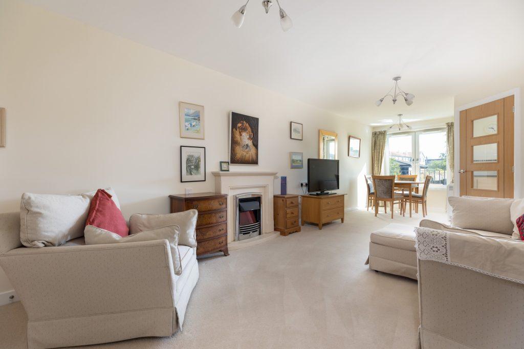 House in Giffnock - View 2