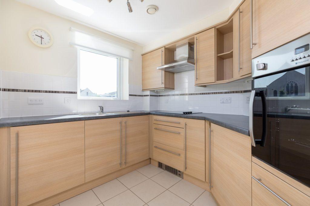 House in Giffnock - More