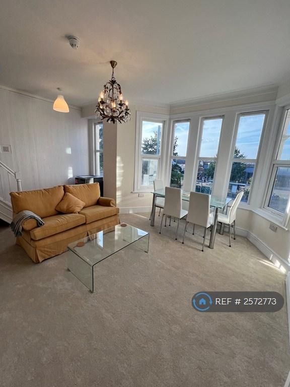 Apartment in Bristol - View 3