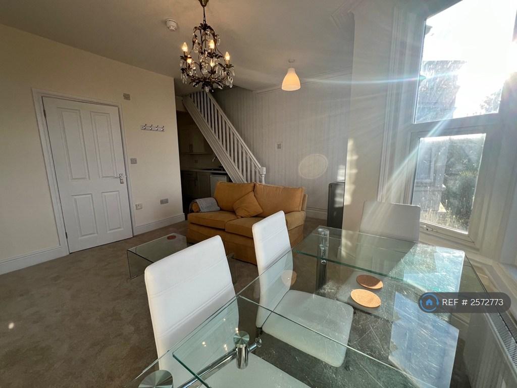 Apartment in Bristol - View 4