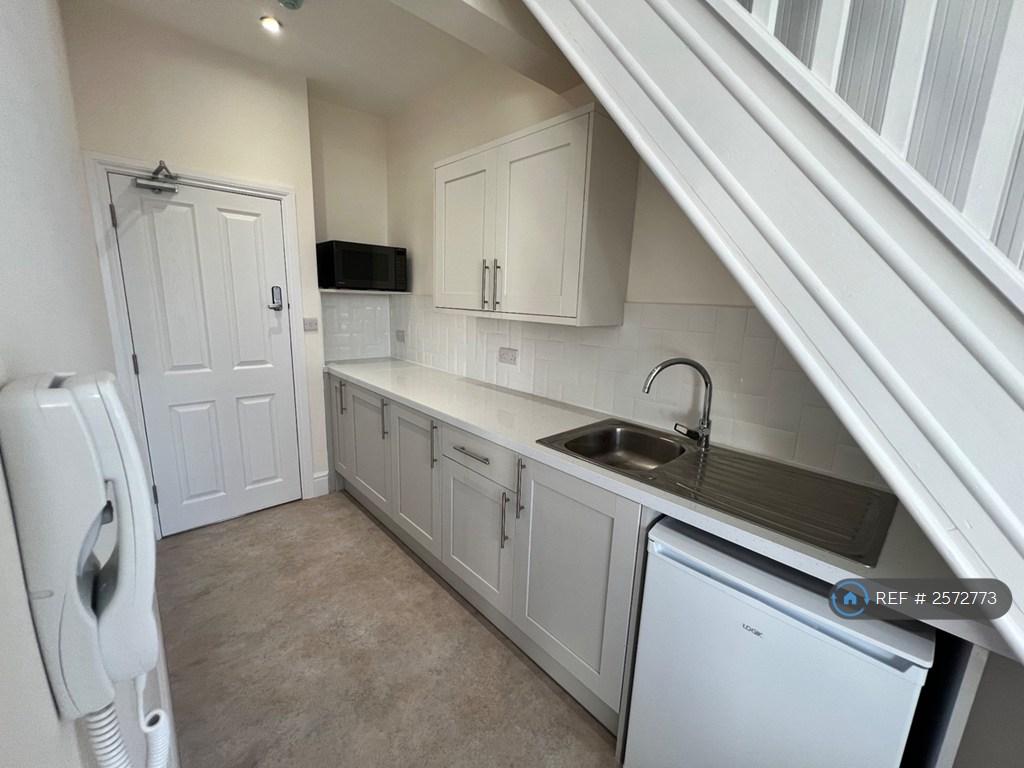 Apartment in Bristol - More
