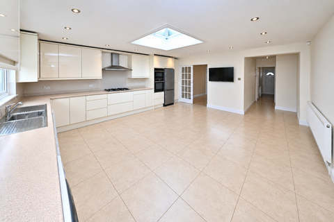 4 bedroom semi-detached house to rent, Gwencole Crescent, Leicester, Leicestershire