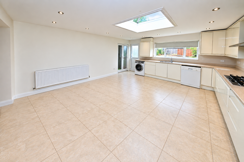 4 bedroom semi-detached house to rent, Gwencole Crescent, Leicester, Leicestershire