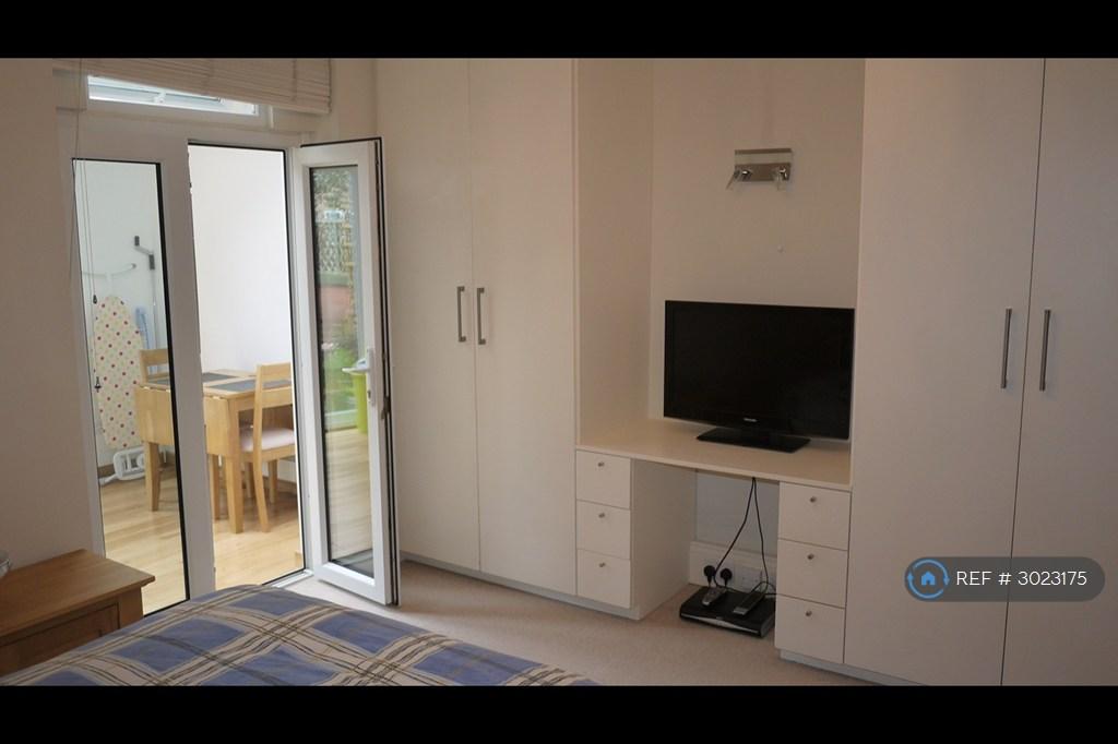 Apartment in London - View 5