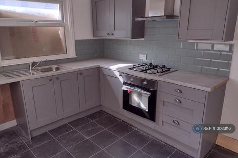 3 bedroom terraced house to rent, Warton Terrace, Bootle, L20