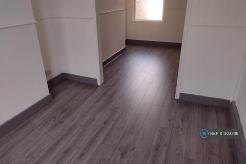 3 bedroom terraced house to rent, Warton Terrace, Bootle, L20