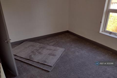 3 bedroom terraced house to rent, Warton Terrace, Bootle, L20
