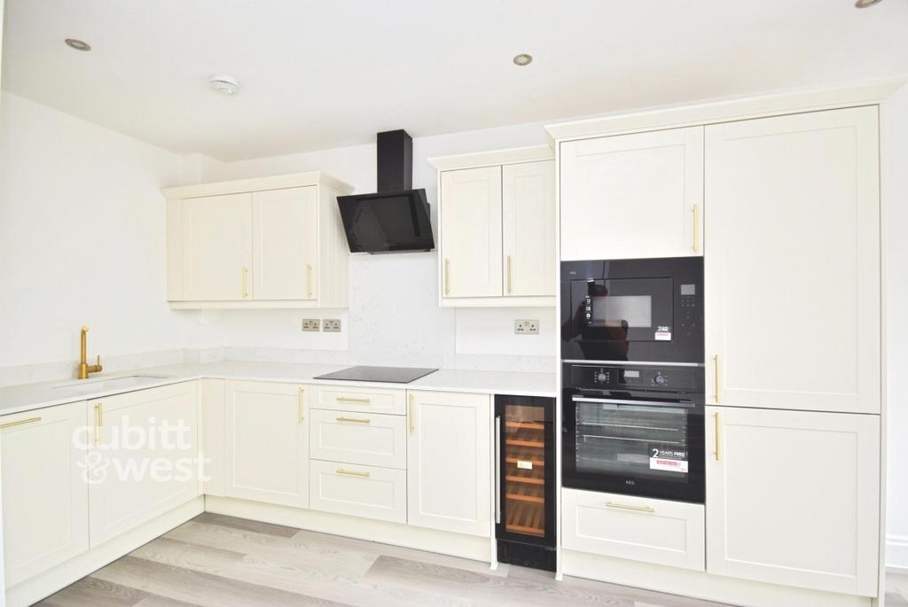 House in Purley - View 3