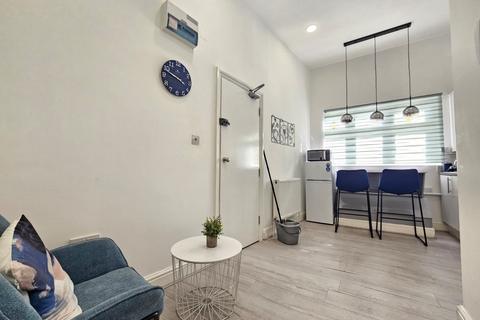 1 bedroom flat to rent, Rectory Road, London N16