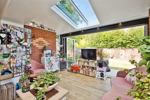 2 bedroom end of terrace house for sale, Warminster Road, Westbury