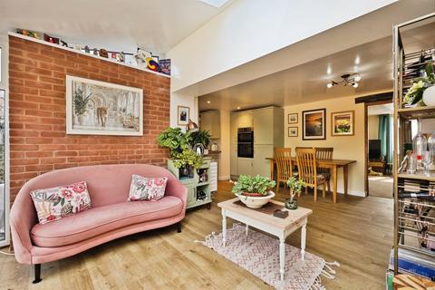 2 bedroom end of terrace house for sale, Warminster Road, Westbury