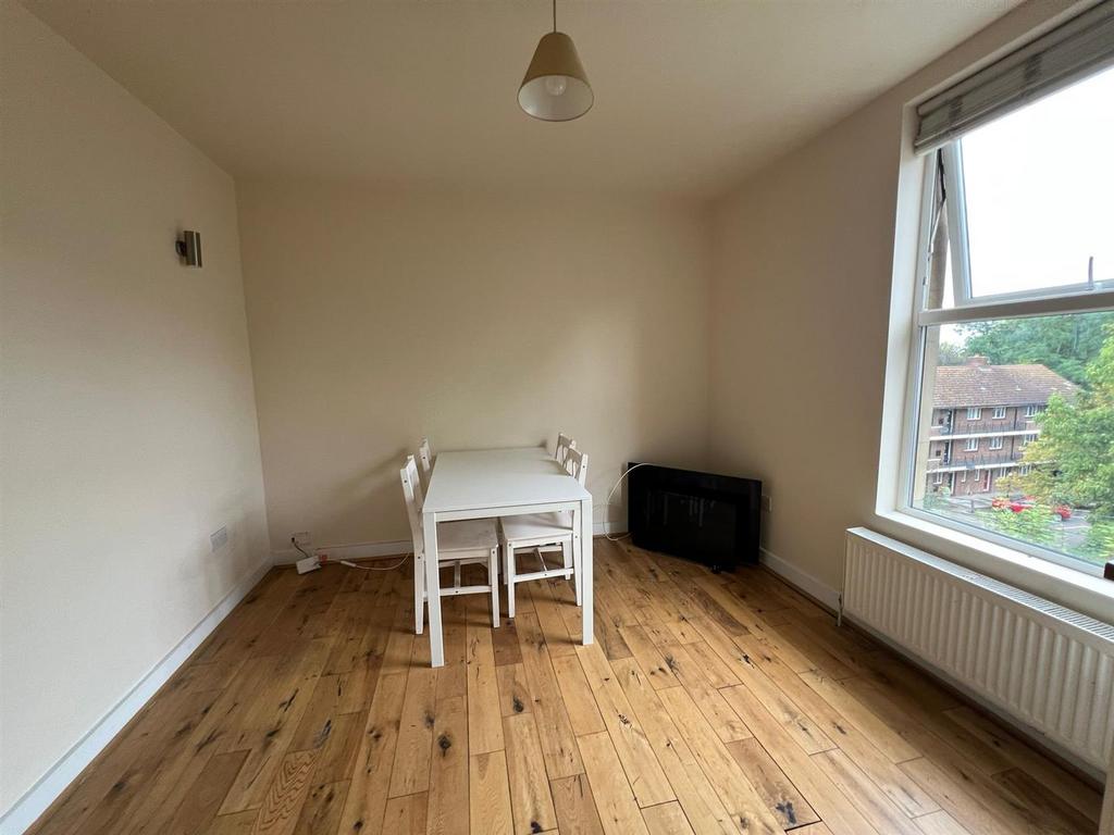 Apartment in London - View 4