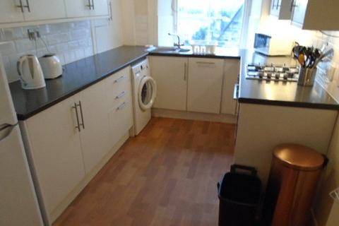 1 bedroom flat to rent, Lauriston Place, Tollcross, Edinburgh, EH3