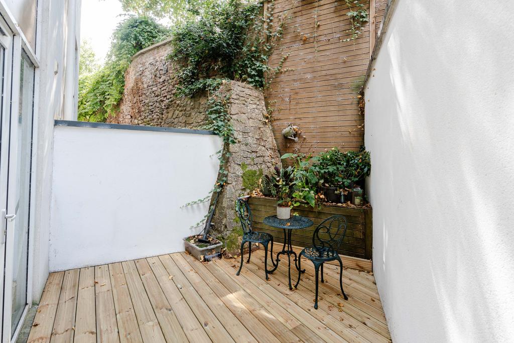 Apartment in Bristol, Cliftonwood, Spike Island - More