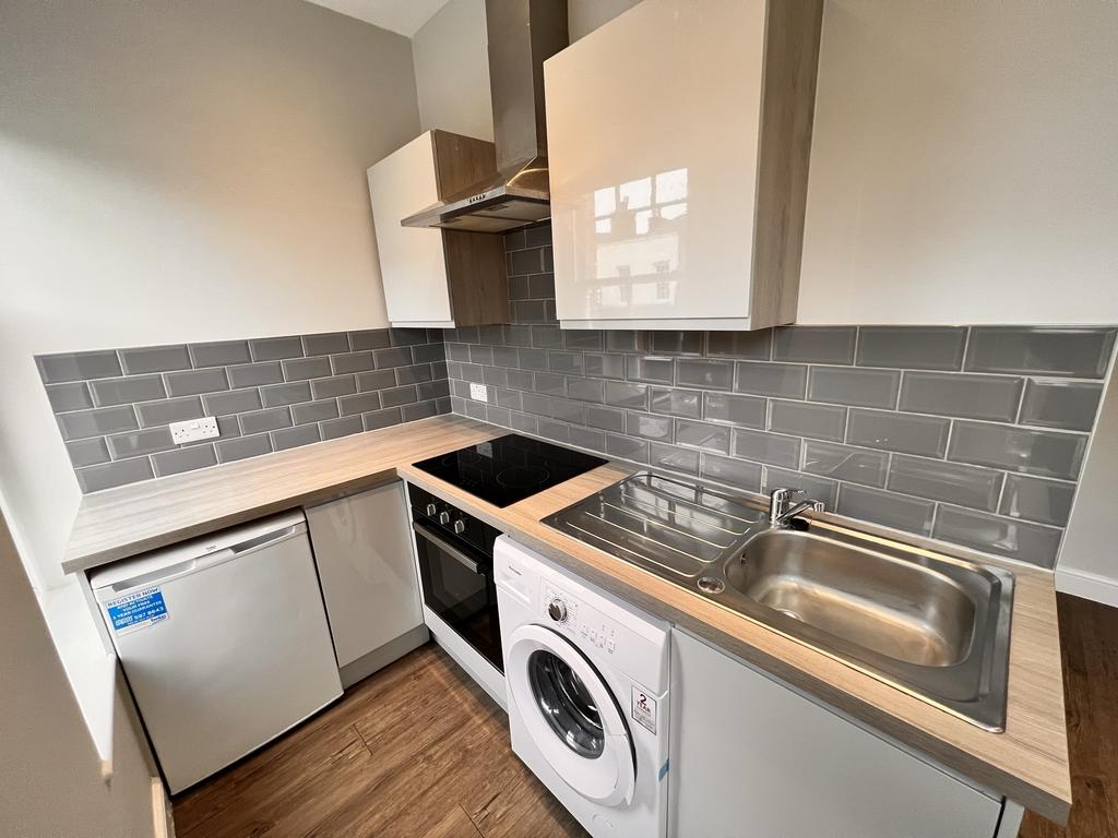 Apartment in London, High Barnet - View 2