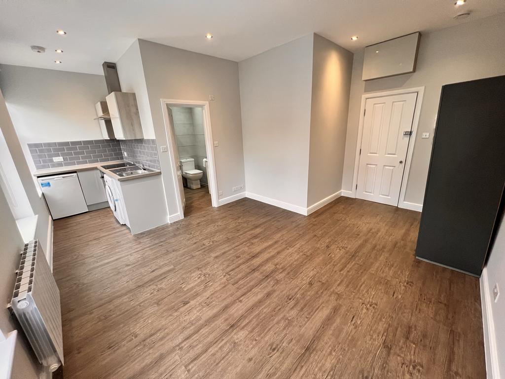 Apartment in London, High Barnet - View 5