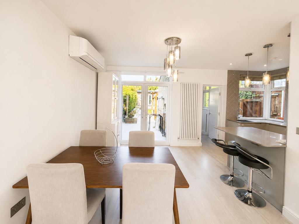 House in London - View 5
