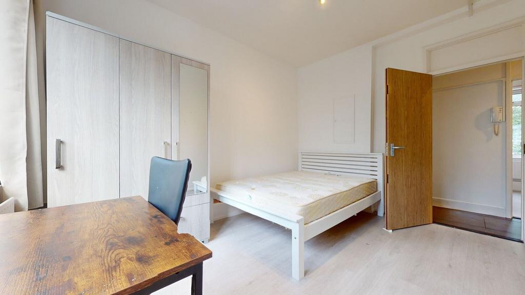 Apartment in London, Paddington - View 2