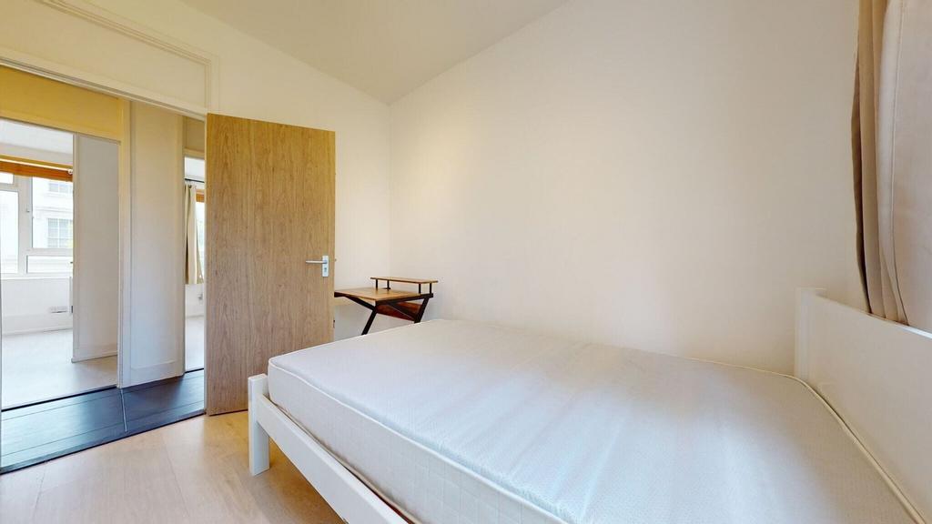Apartment in London, Paddington - More