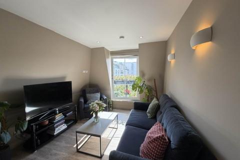 2 bedroom flat to rent, Grove Street, City Centre, Edinburgh