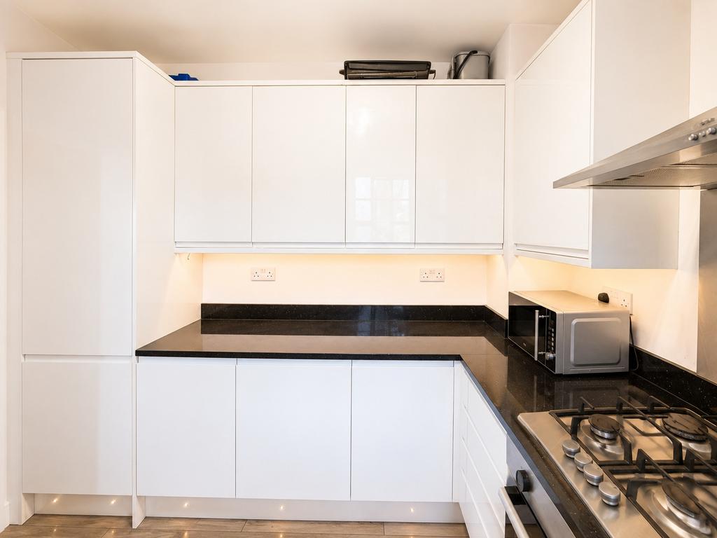 Apartment in London - View 5