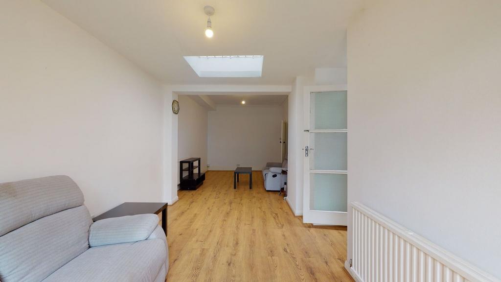 House in London - View 3