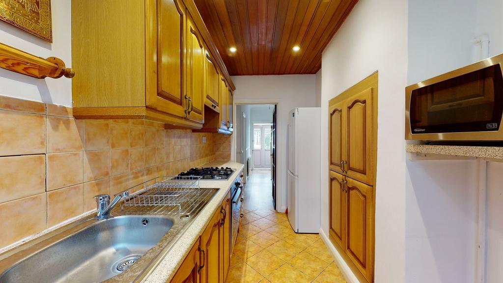 House in London - View 5