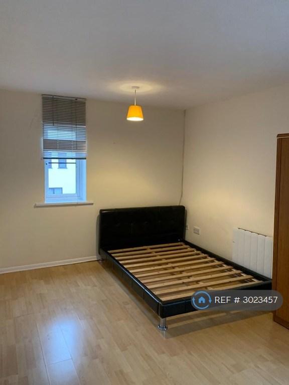 Apartment in Wembley - View 2