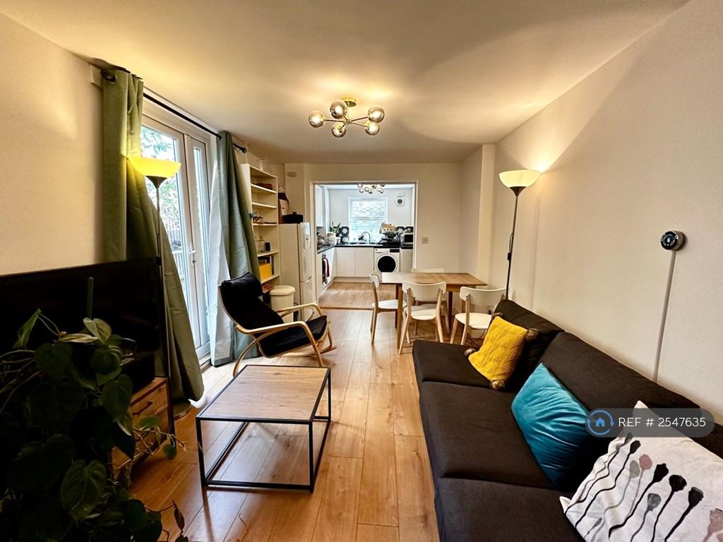 Apartment in London - View 3