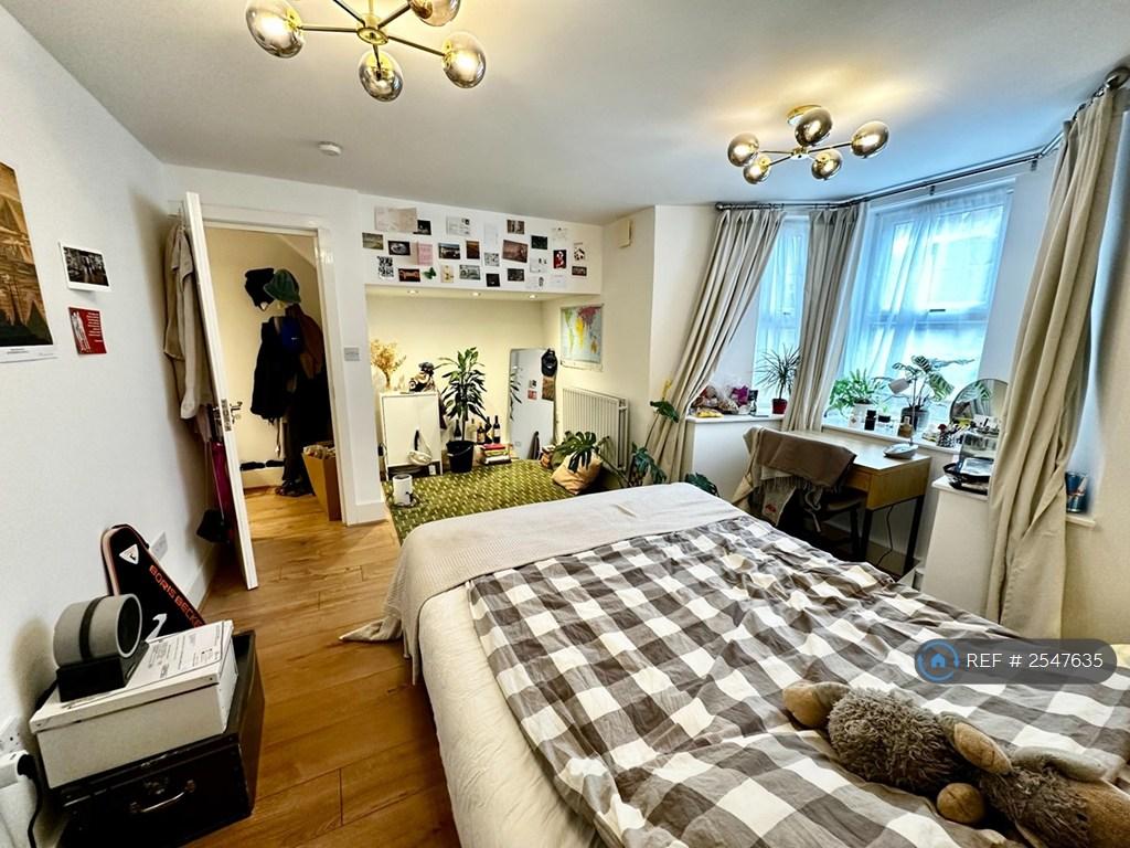 Apartment in London - View 4