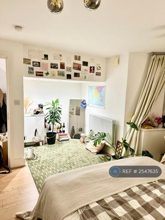Apartment in London - More