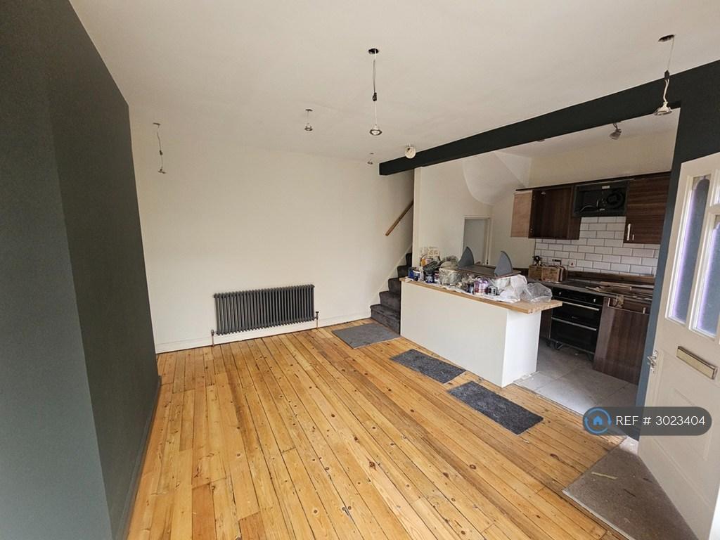 House in Leeds, West Yorkshire - View 2