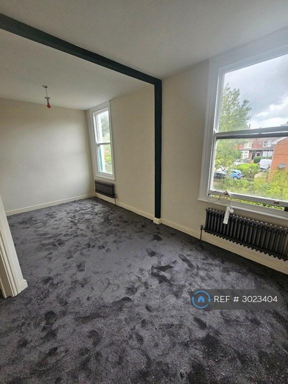 House in Leeds, West Yorkshire - View 3