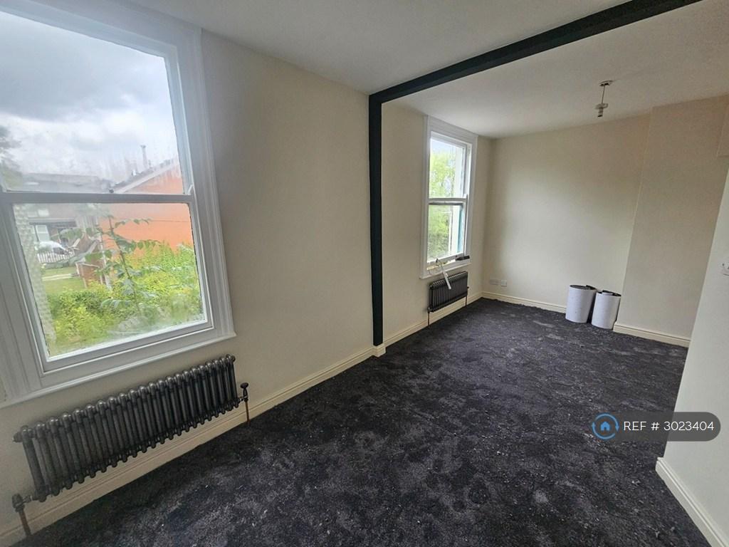 House in Leeds, West Yorkshire - View 5
