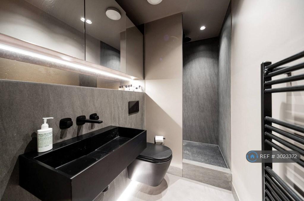 Apartment in London - More