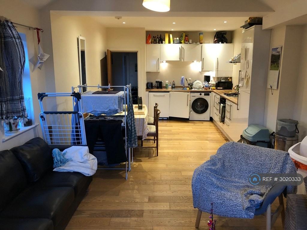 Apartment in London - View 3