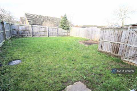 3 bedroom detached house to rent, Bunkers Crescent, Milton Keynes, MK3