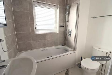 3 bedroom detached house to rent, Bunkers Crescent, Milton Keynes, MK3