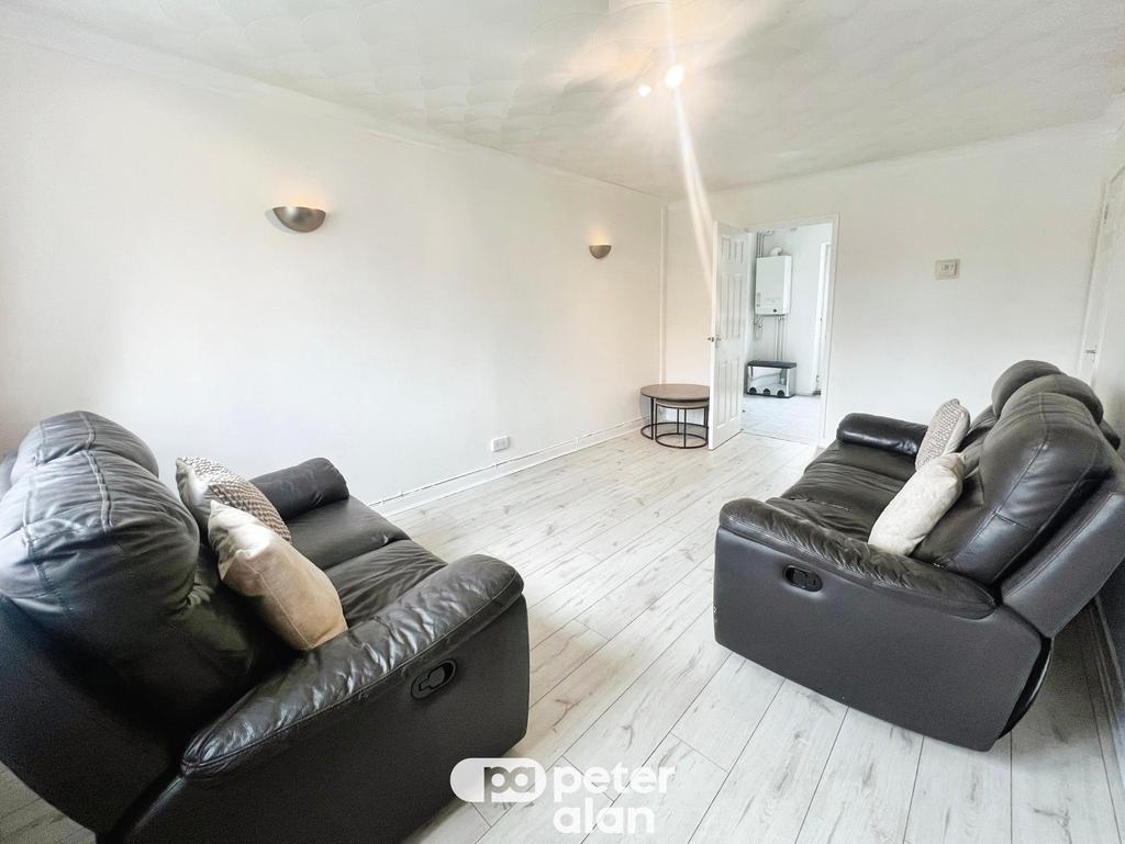 House in Cardiff, Trowbridge - View 3