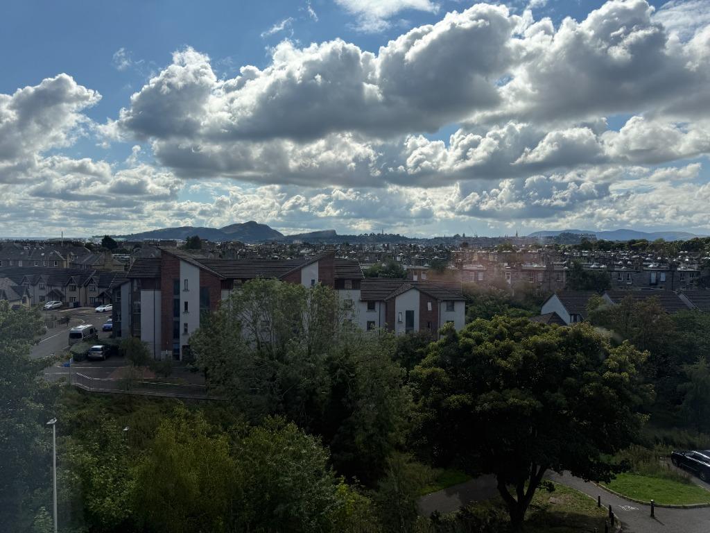 Apartment in Edinburgh - View 2