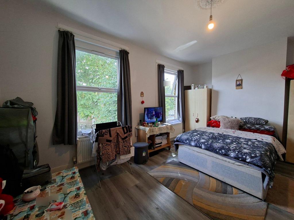 Apartment in London - View 3