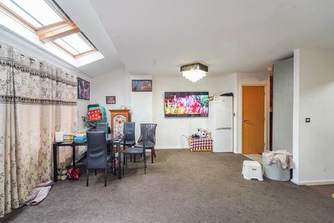 3 bedroom flat for sale, Broughton Lane, Salford M7