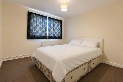 2 bedroom flat to rent, Old Dover Road, Kent CT1