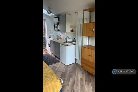 Studio to rent, Lynchet Down, Brighton, BN1