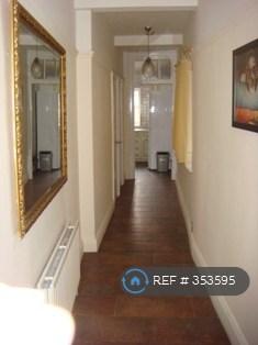 Apartment in Hendon - View 4
