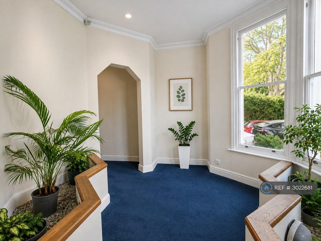 Apartment in London - View 2