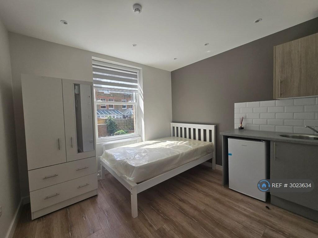 House in London - View 5