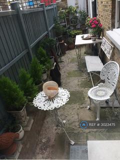 1 bedroom in a house share to rent, Victoria Villas, London, SW6